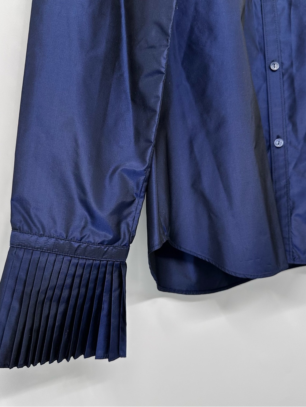 Ralph Lauren Vintage Midnight Navy Satin Blouse Pleated Accordion Cuffs Size 10 - Picture 3 of 5